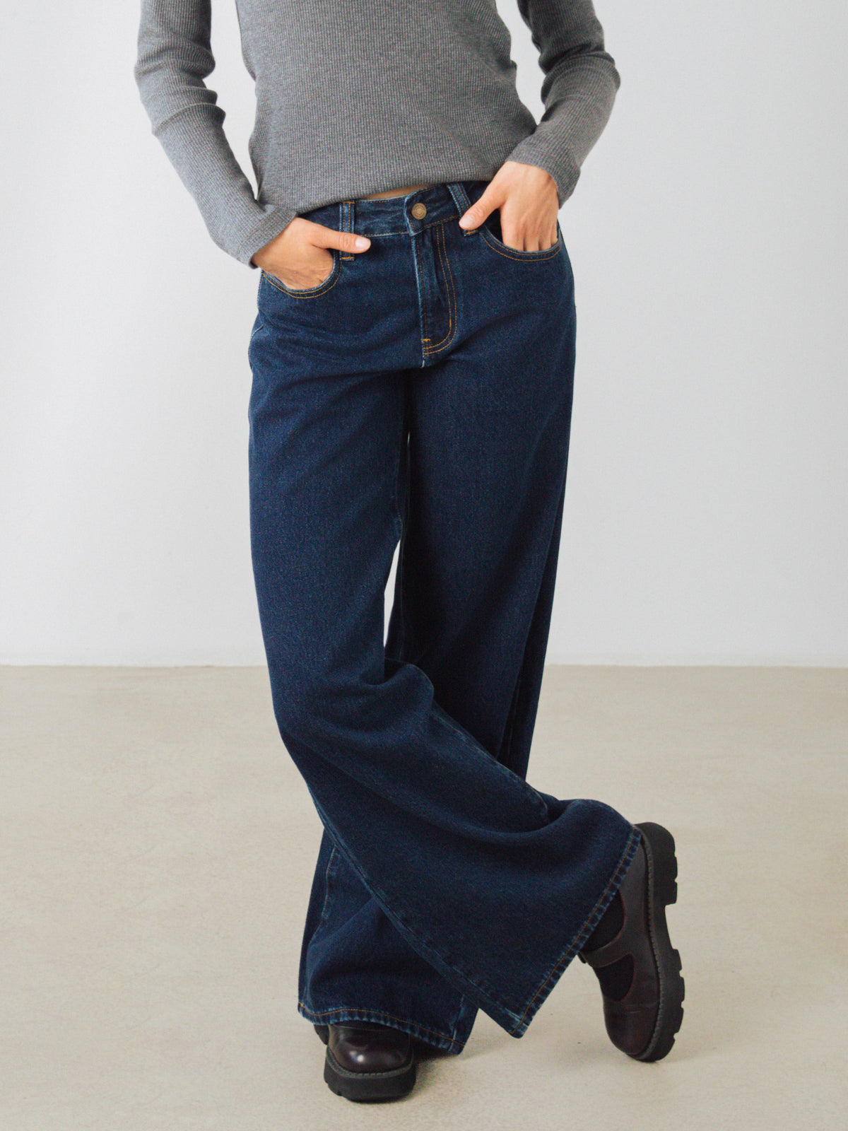 Jeans a zampa larga